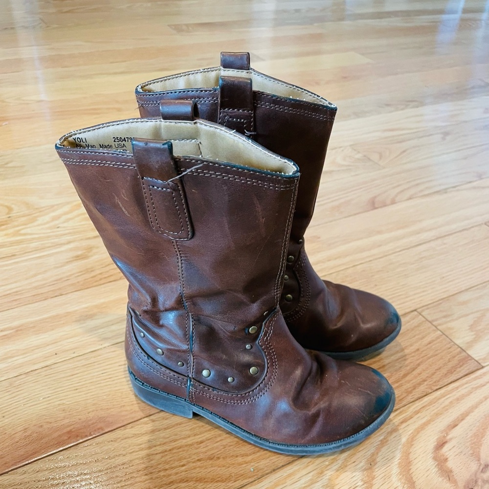 Kids cowboy boots size 12